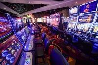 Kasino mu kifo ekiyitibwa longview washington, online casino refer a mukwano gwo bonus, omupiira okuzannya casino